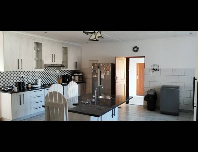 3 BEDROOM HOUSE FOR SALE IN RETIEF